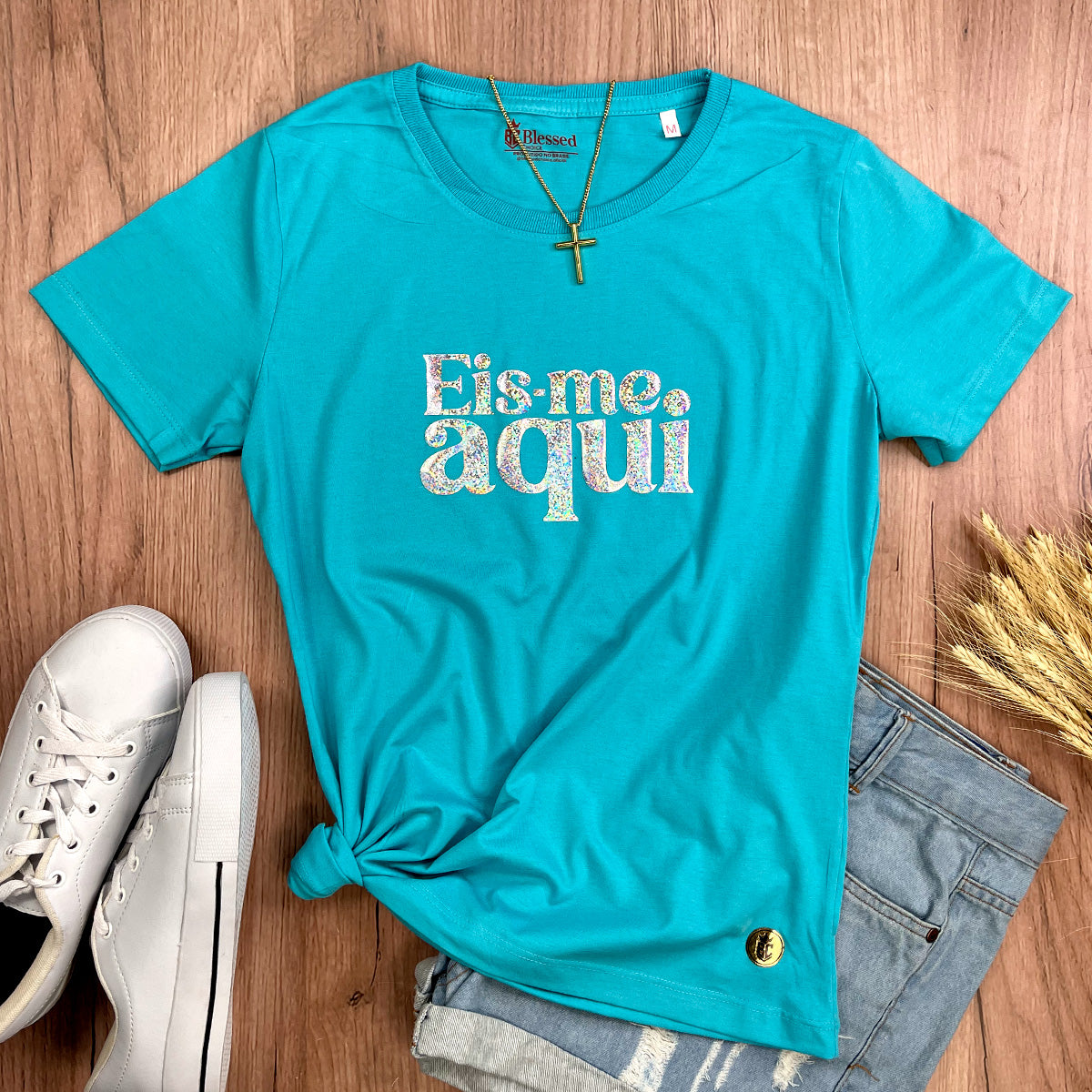 Camiseta Feminina Turquesa Eis-me Aqui Brilho