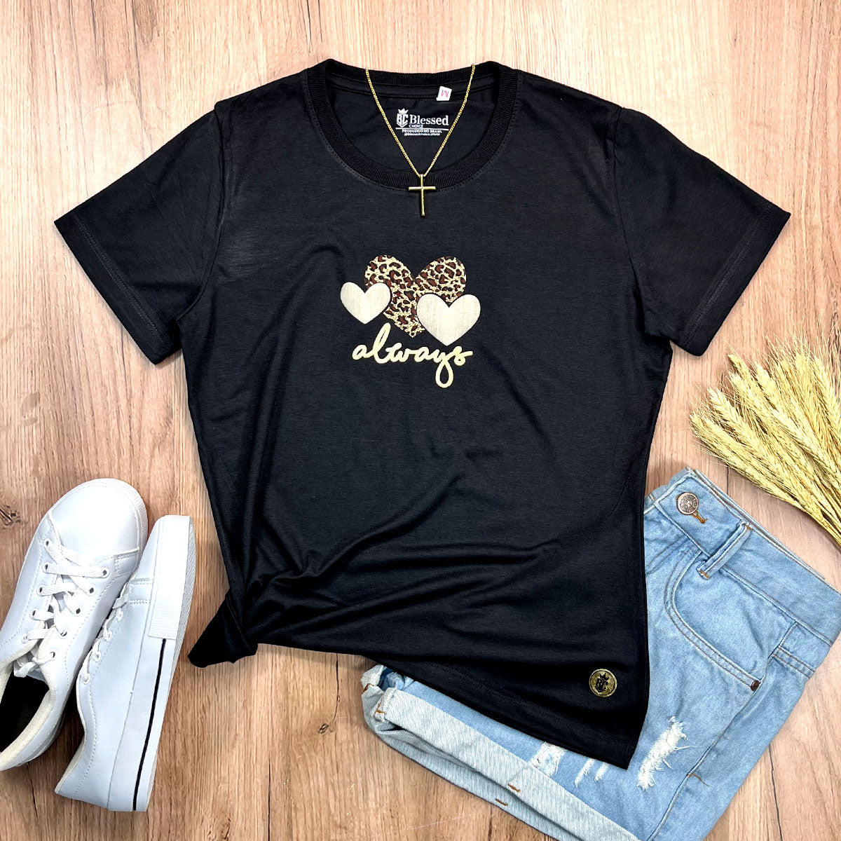 Camiseta Feminina Preta Aplique Always