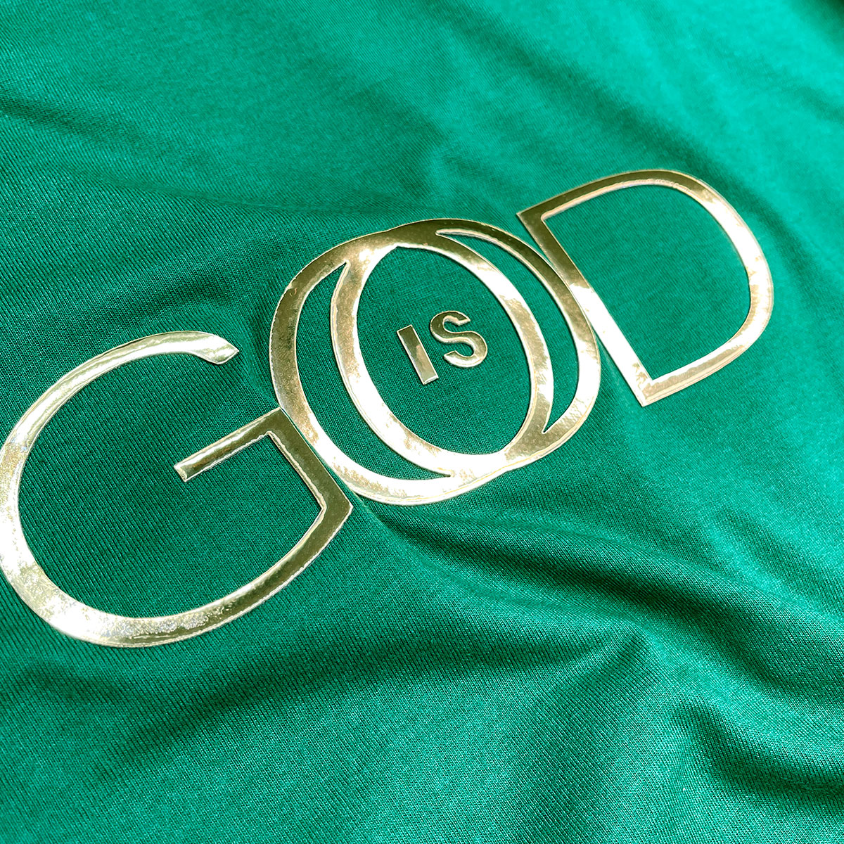Camiseta Masculina Verde God is Good