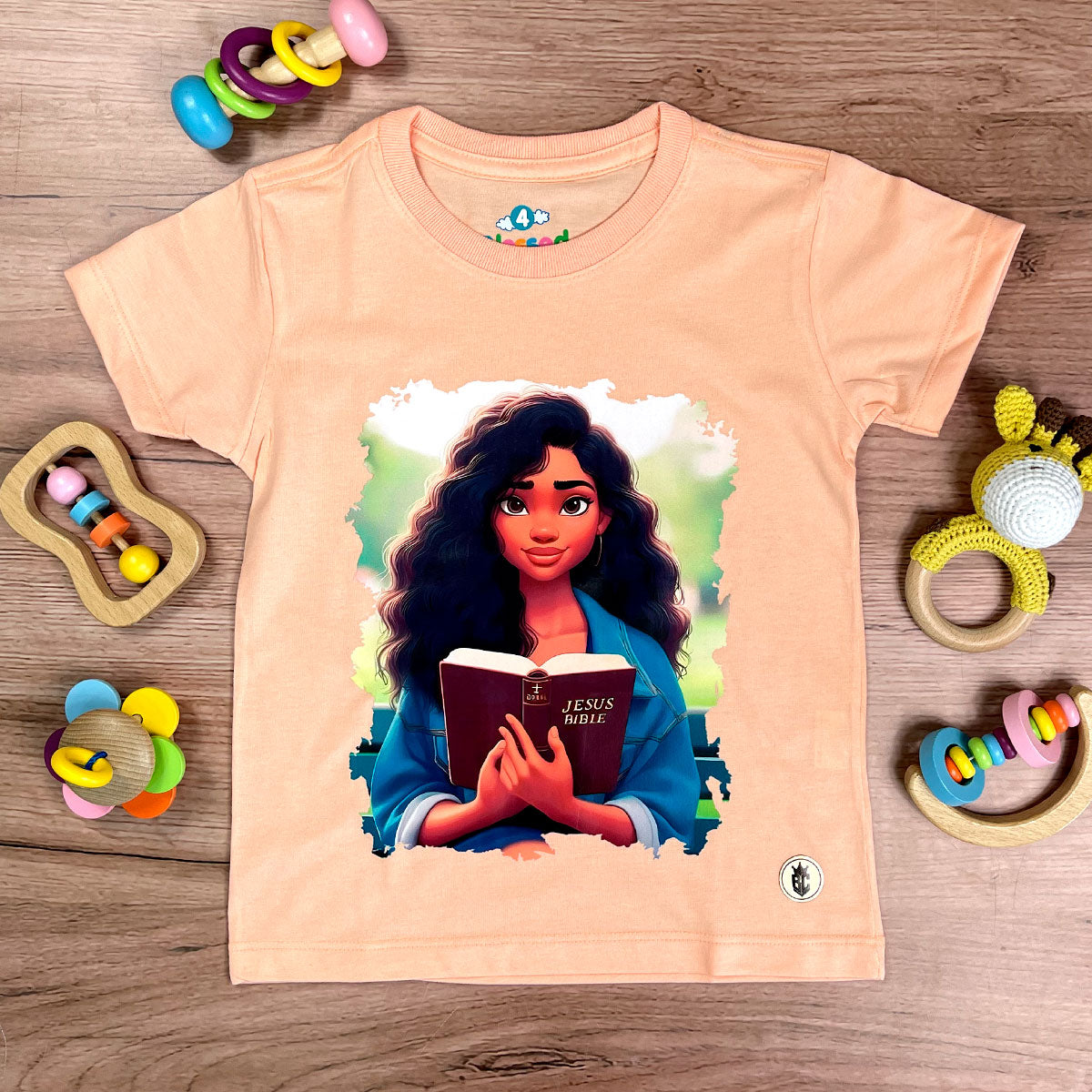 T-Shirt Infantil Salmão Garota Bíblia Vinho