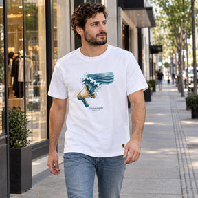 Camiseta Masculina Branca Sua voz acalma
