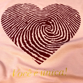 T-Shirt Infantil Salmão Coração Digital Você É Única