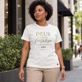 Camiseta Feminina Off White Deus é a minha Fortaleza — Ambientada 03