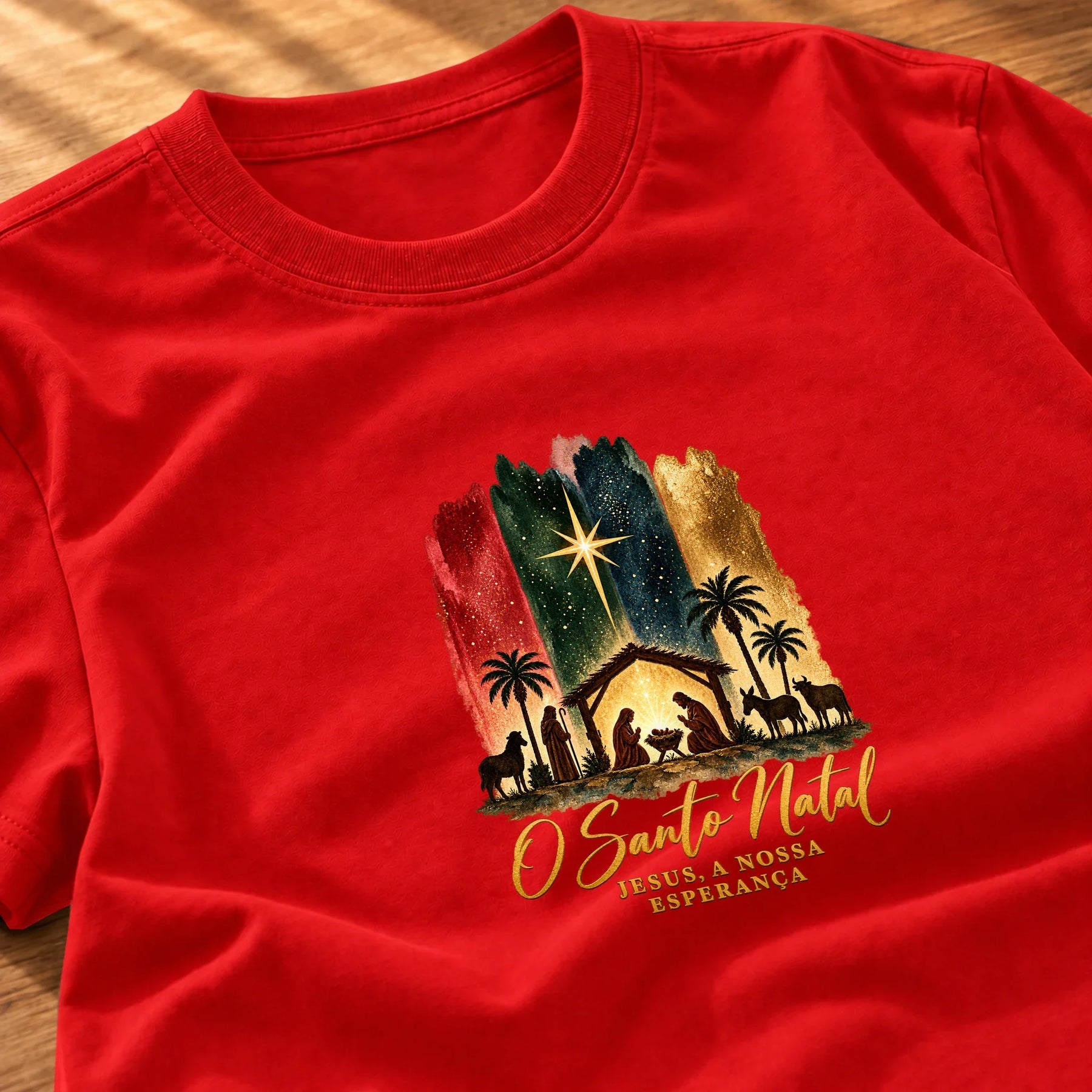 Camiseta Feminina Vermelha O Santo Natal — Zoom