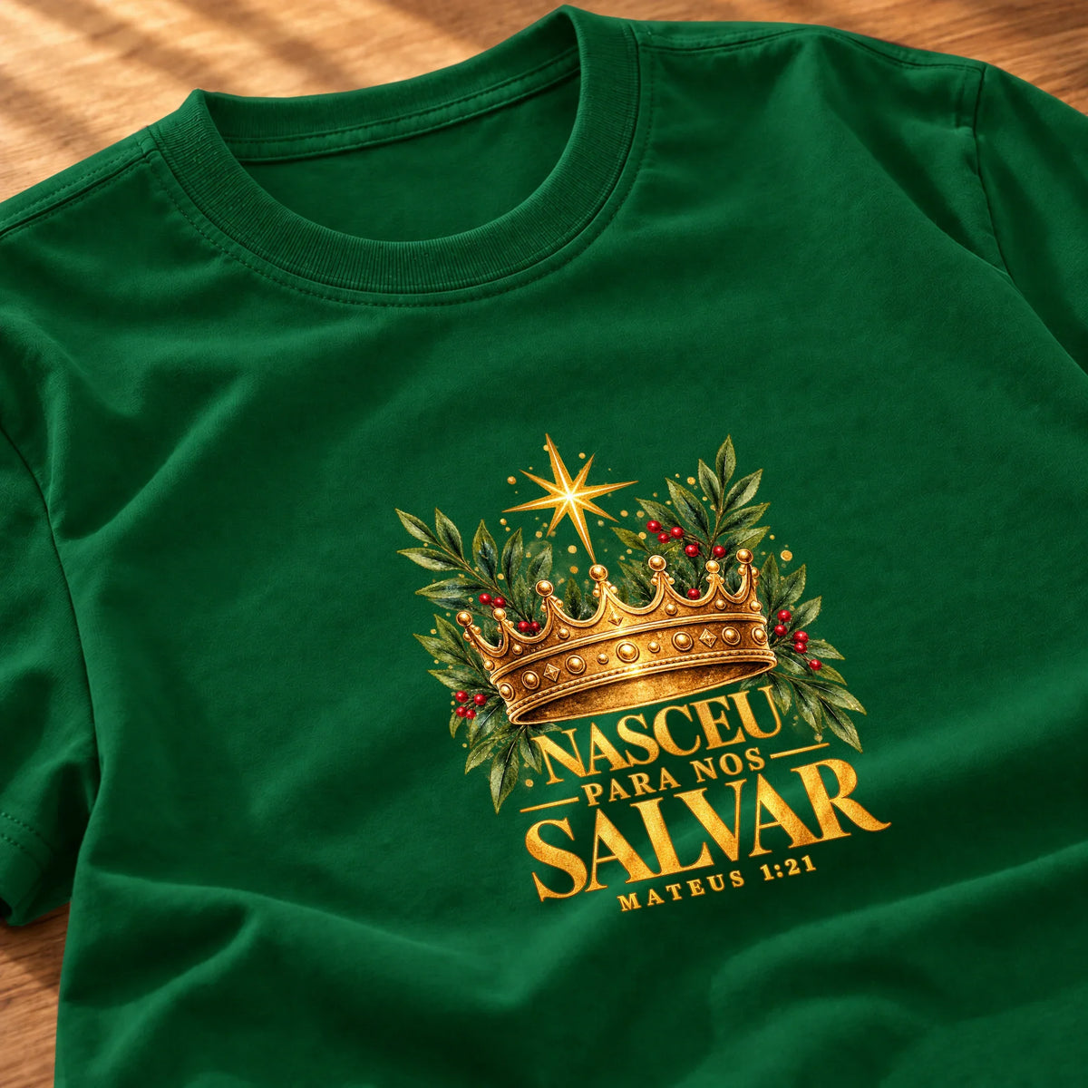 Camiseta Feminina Verde Nasceu para nos salvar — Zoom