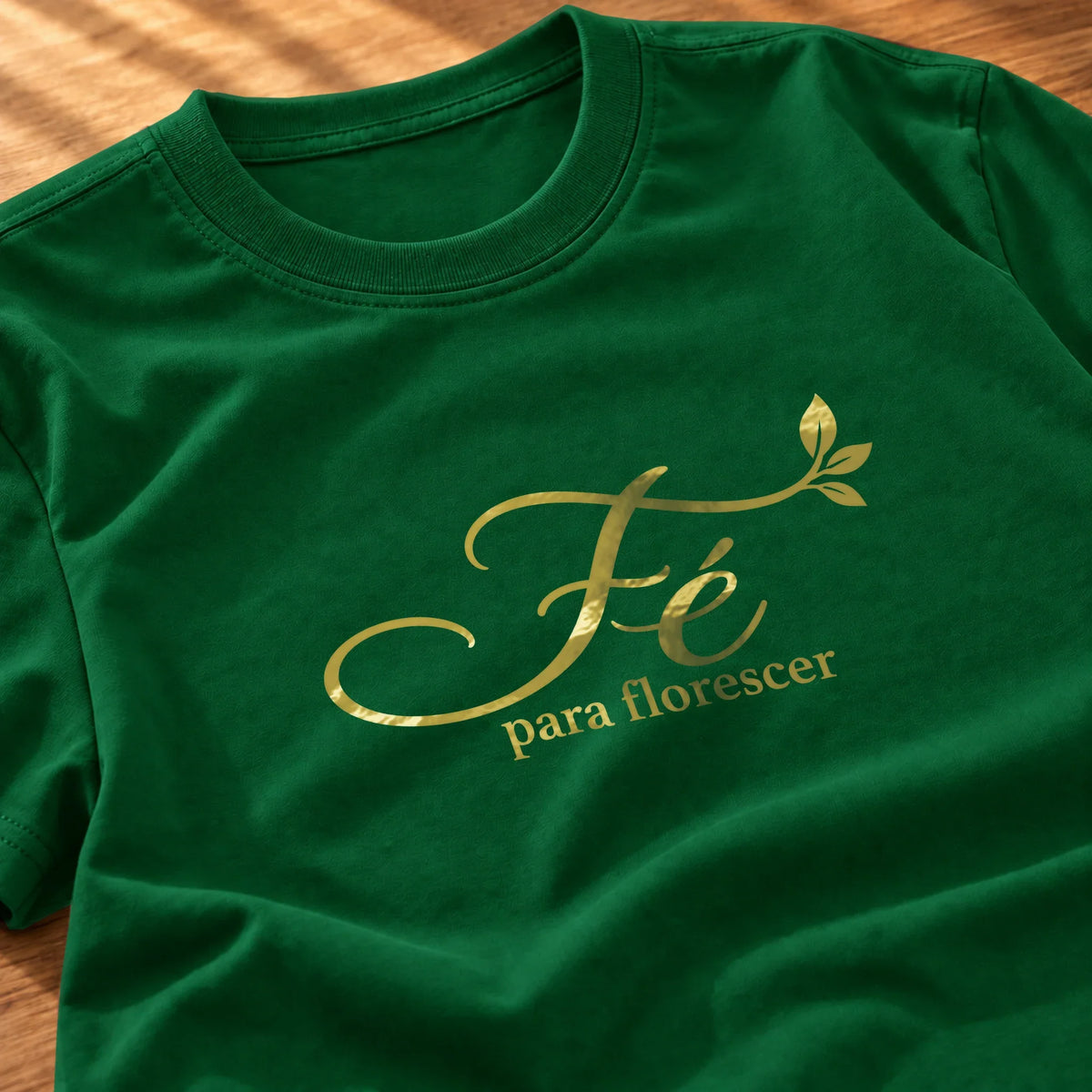 Camiseta Feminina Verde Fé para florescer — Zoom
