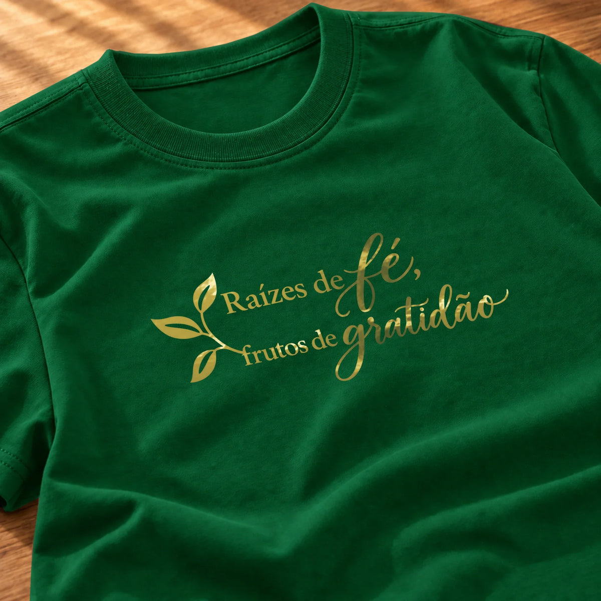 Camiseta Feminina Verde Raízes de fé, frutos de gratidão — Zoom