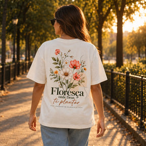 Oversized Off White Floresça onde Deus te plantar — Ambientada 02