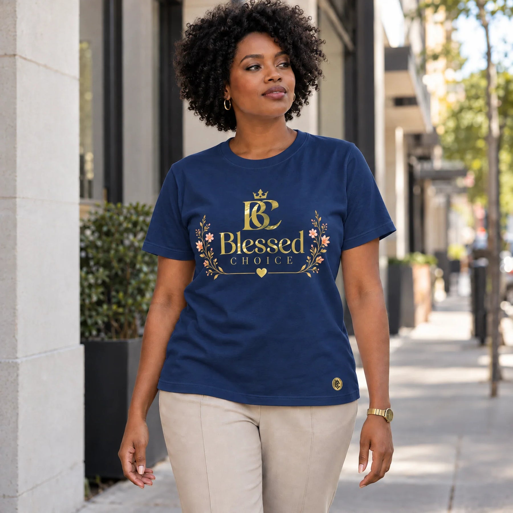 Camiseta Feminina Azul Blessed Choice — Ambientada 01
