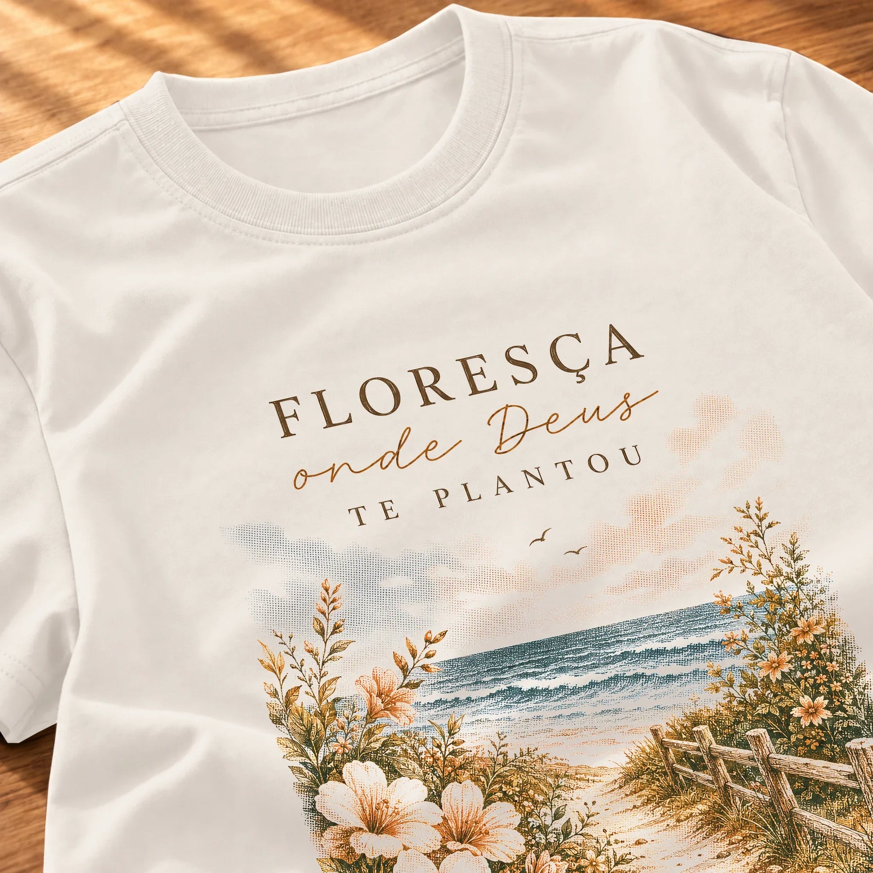 Camiseta Feminina Off White Floresça onde Deus te plantou — Zoom