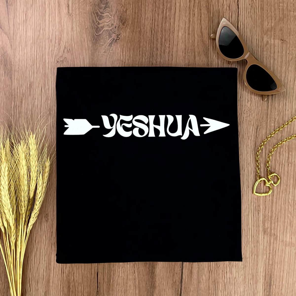 Camiseta Feminina Preta Yeshua Flecha