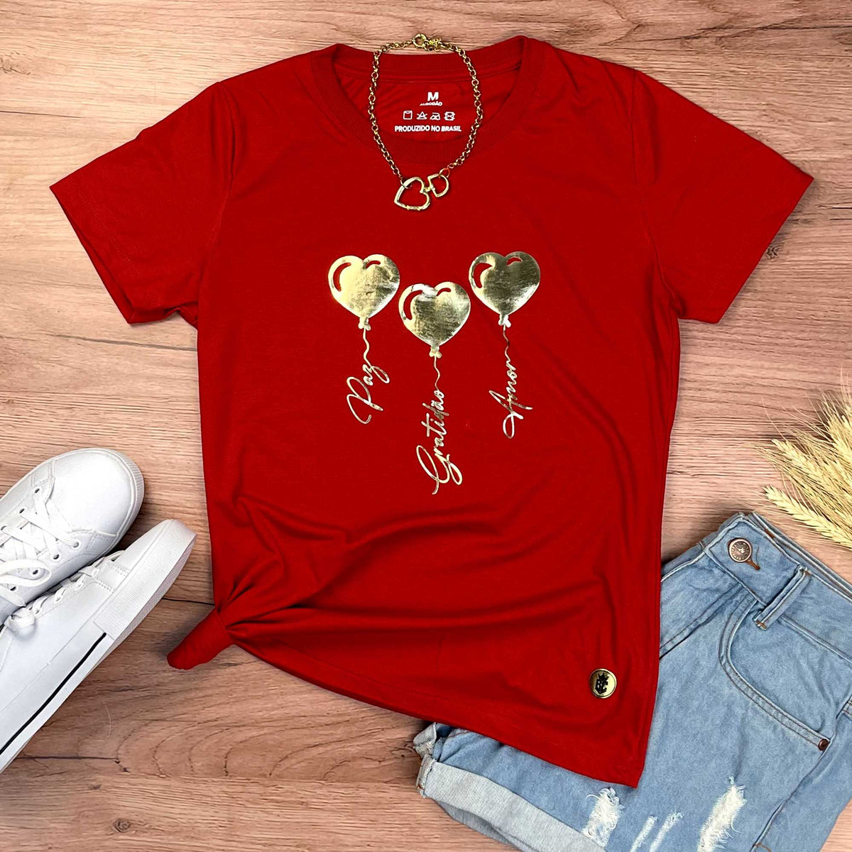 Camiseta Feminina Vermelha Coração Paz Amor Dourado
