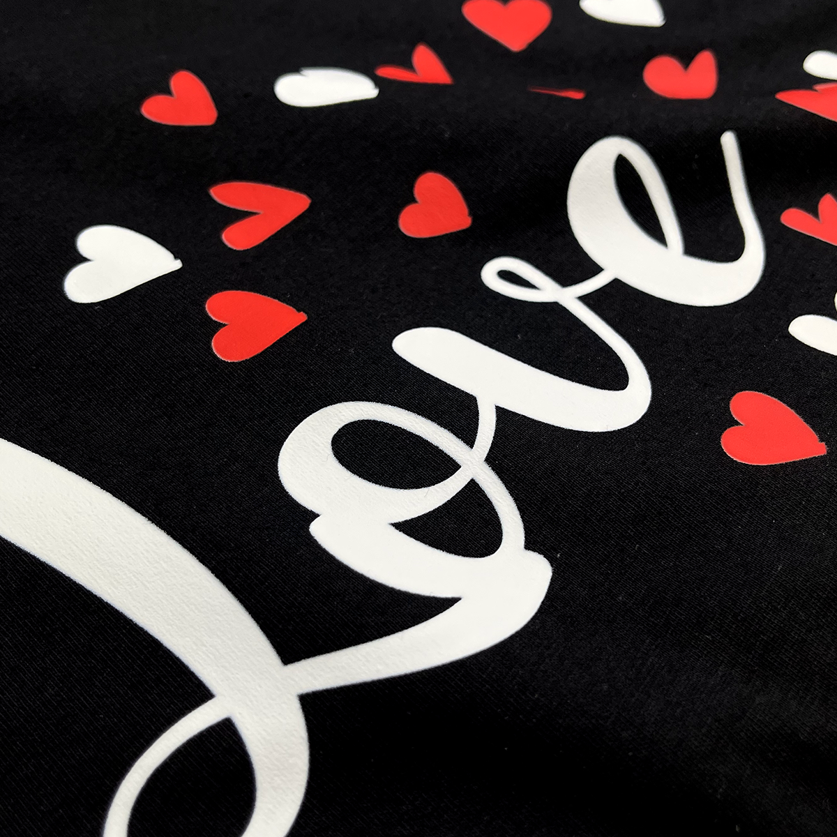 Camiseta Feminina Preta Love Coração