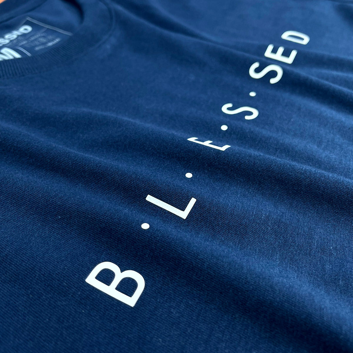 Camiseta Masculina Azul B.L.E.S.S.E.D