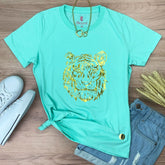 Camiseta Feminina Verde Menta Leoa Dourada