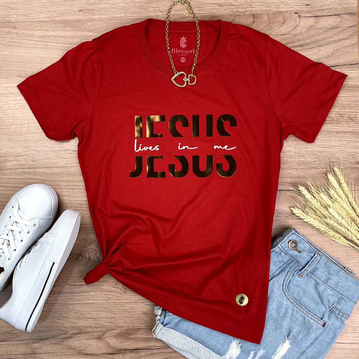 Camiseta Feminina Vermelha Jesus Lives In Me
