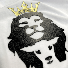 Camiseta Masculina Branca Coroa Cordeiro e Leão