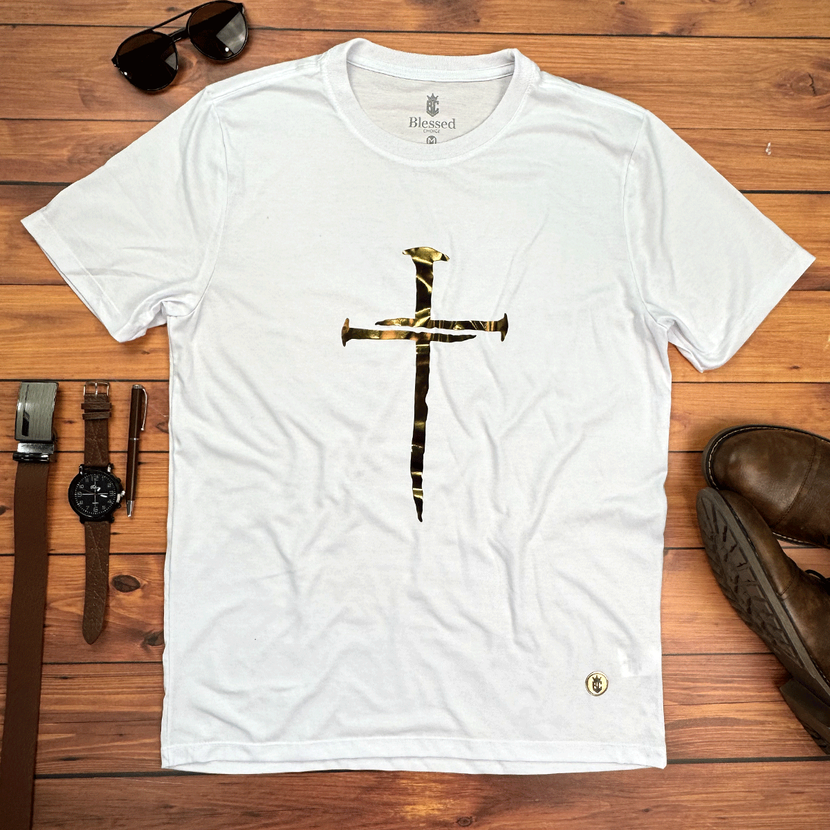 Camiseta Masculina Branca Cruz e Prego