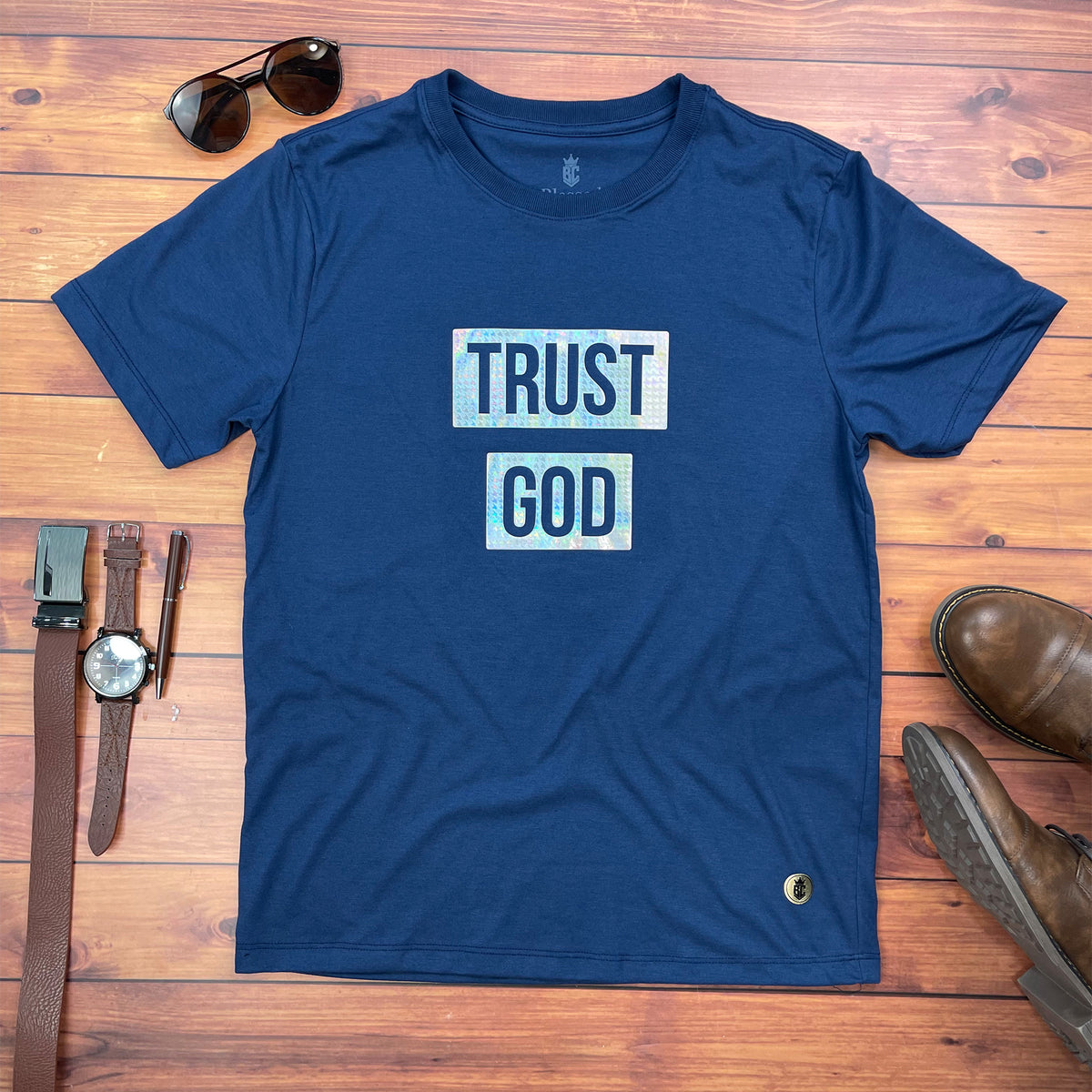 Camiseta Masculina Azul Trust God Holográfico