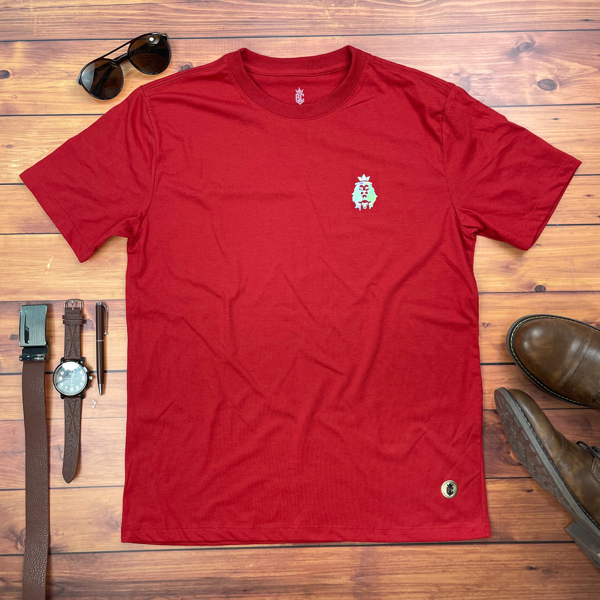 Camiseta Masculina Vermelha Cordeiro e Leão Holográfico