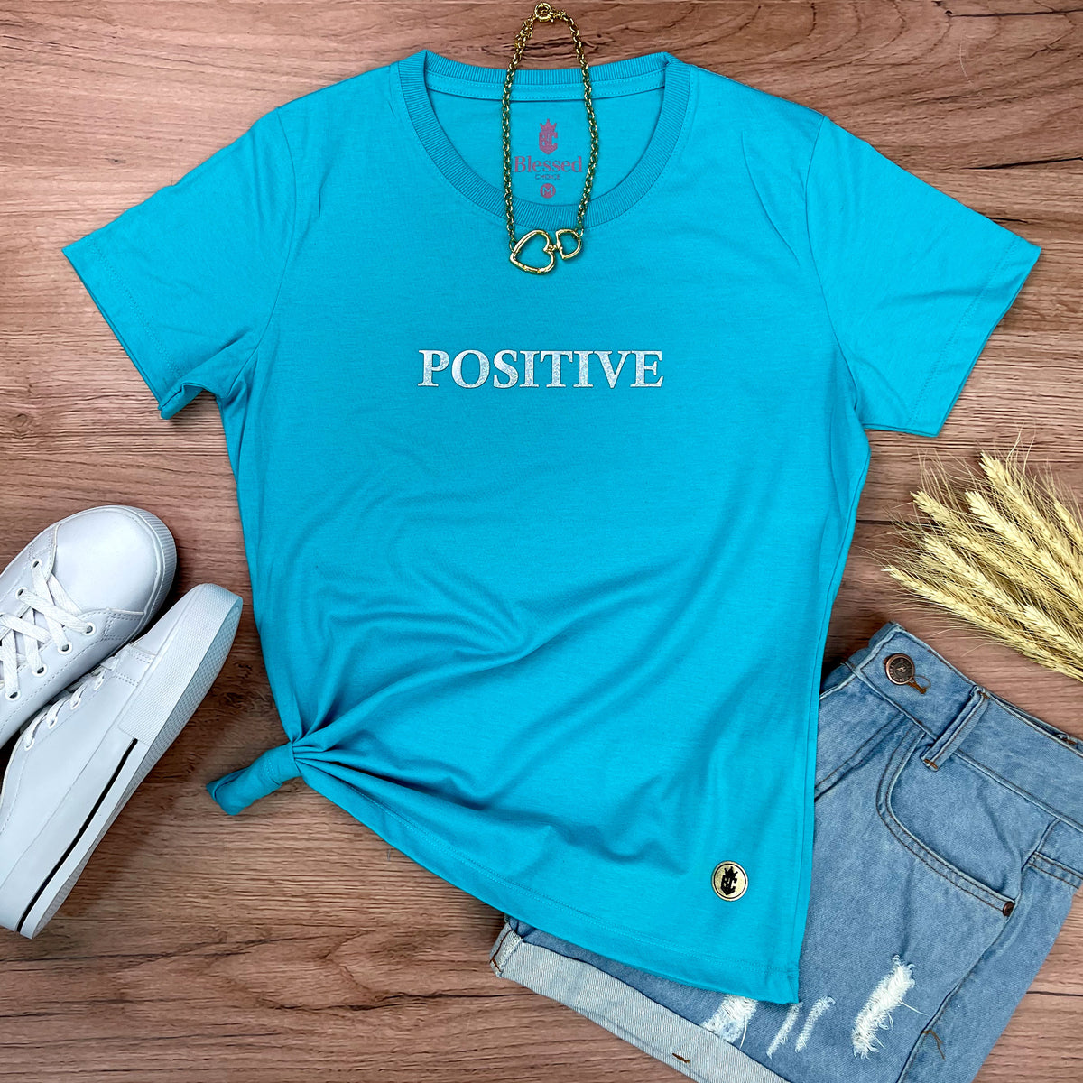 Camiseta Feminina Turquesa Aplique Positive