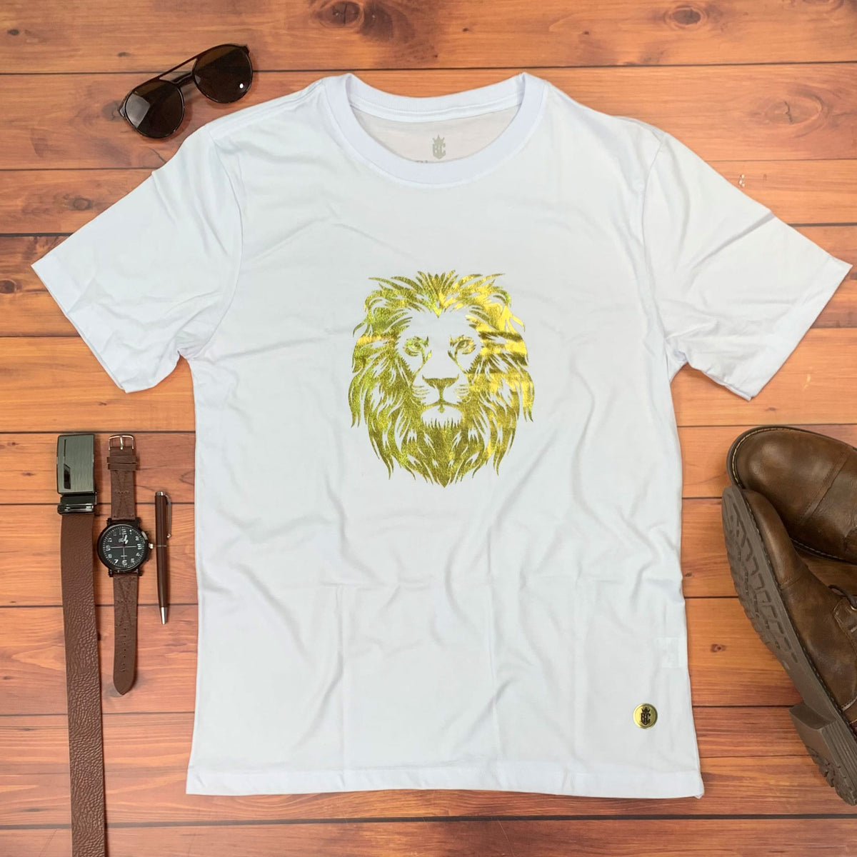 Camiseta Masculina Branca Leão Rosto Dourado