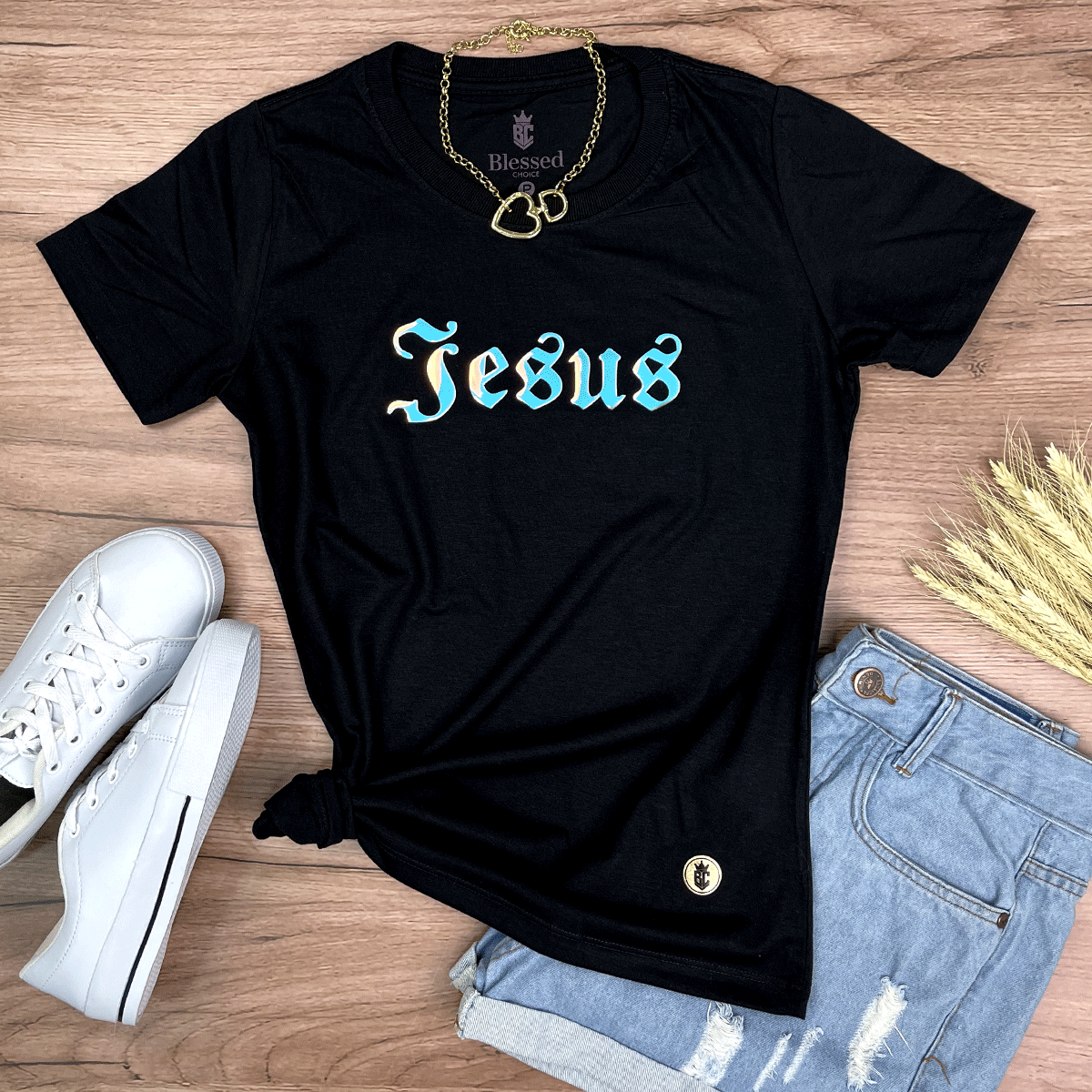 Camiseta Feminina Preta Aplique Jesus