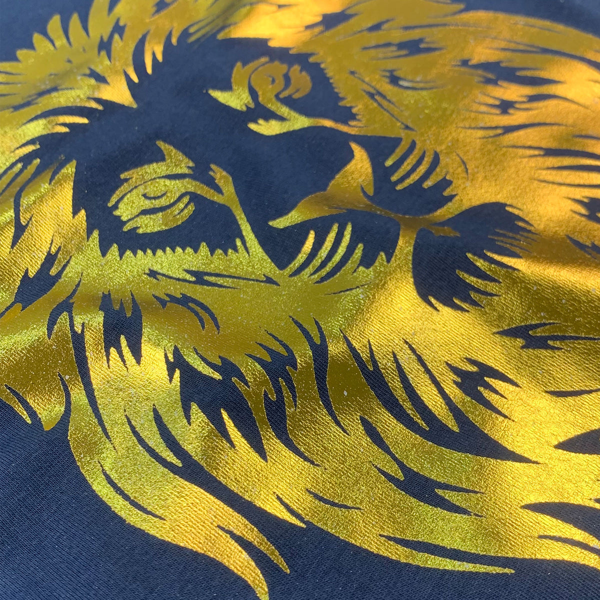 Camiseta Masculina Azul Leão Rosto Dourado