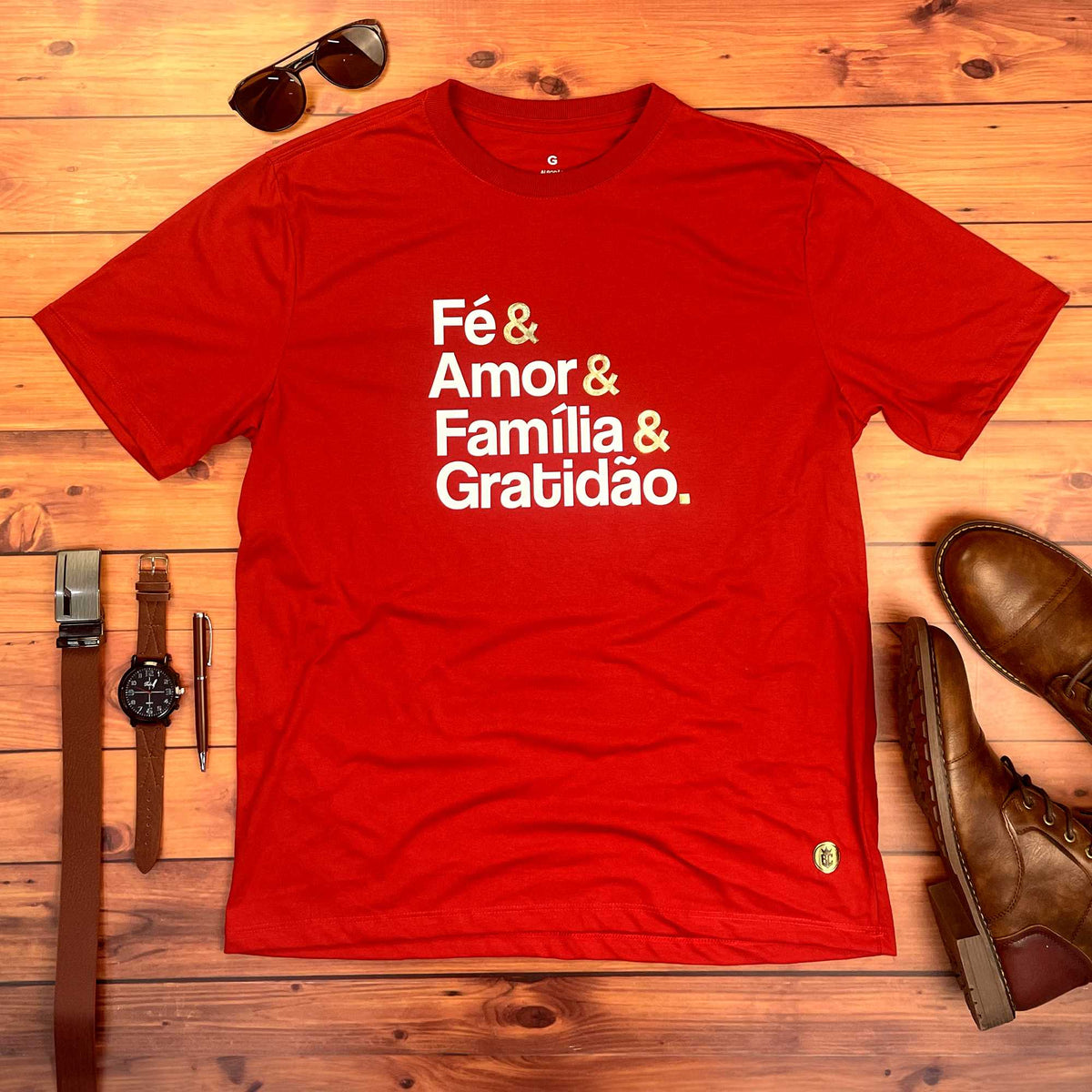 Camiseta Masculina Vermelha Fé & Amor Dourado
