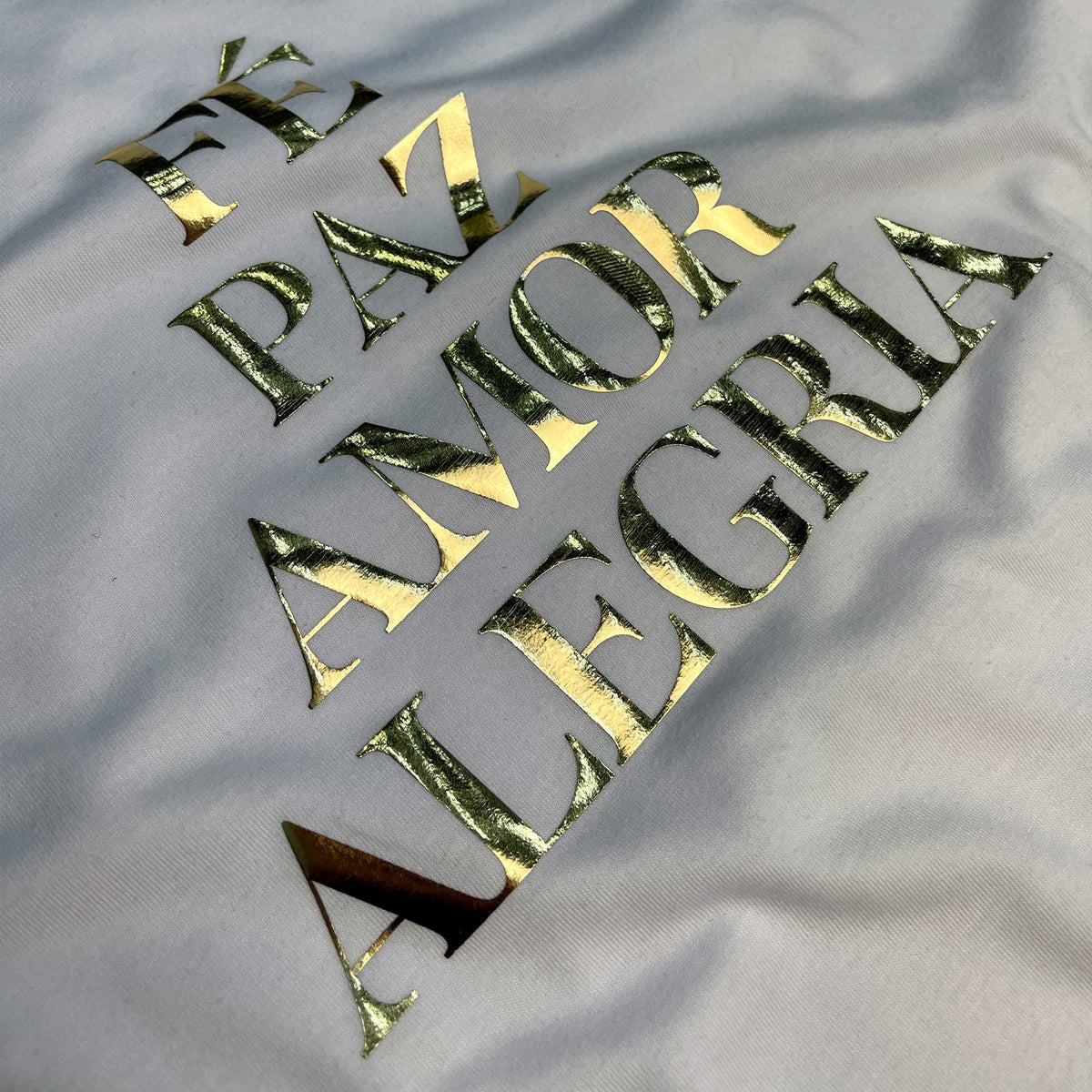 Camiseta Masculina Branca Fé Paz Dourado