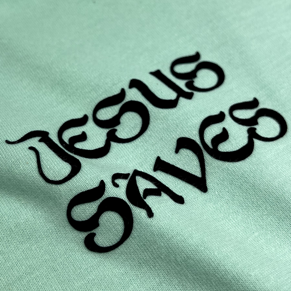 Camiseta Feminina Verde Menta Jesus Saves